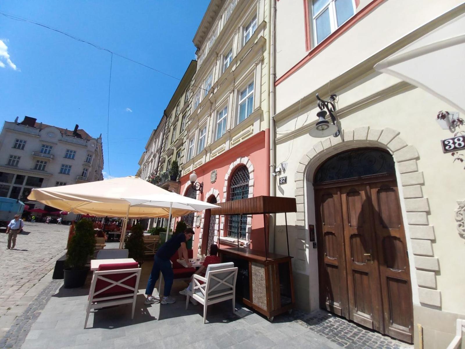 Peaceful Studio On Rynok Square Leópolis Exterior foto
